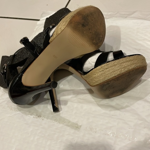 EUC Guess Black Synthetic Vinyl Kendral Espadrilles Strappy High Heels - Picture 7 of 8